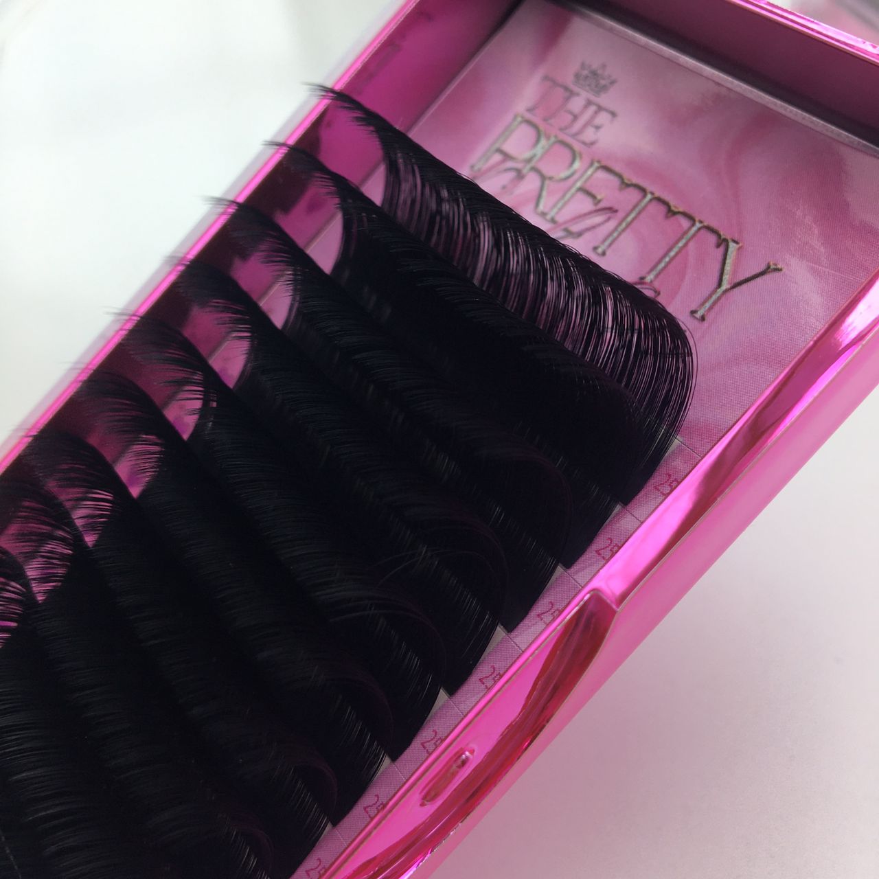 Signature Volume Lashes .05